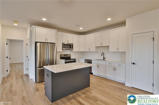 448 Long Lane Road, Lehigh Twp, PA 18088