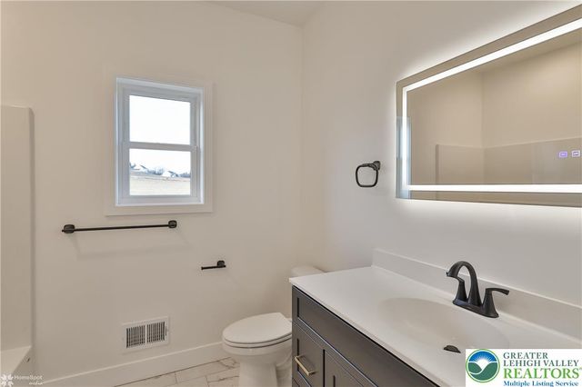 448 Long Lane Road, Lehigh Twp, PA 18088