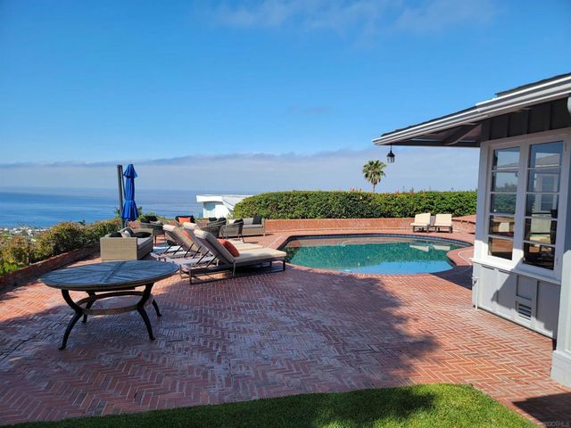 6131 Terryhill Drive, La Jolla, CA 92037