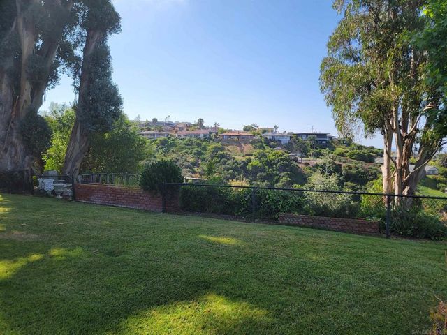 6131 Terryhill Drive, La Jolla, CA 92037