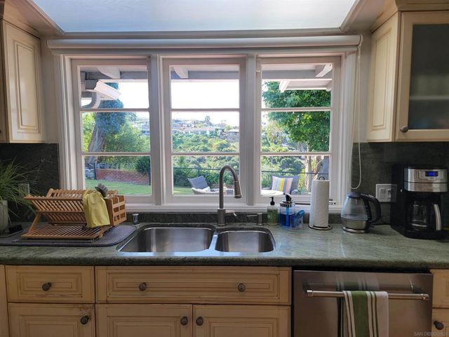 6131 Terryhill Drive, La Jolla, CA 92037
