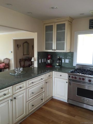 6131 Terryhill Drive, La Jolla, CA 92037