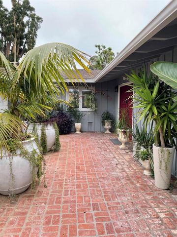 6131 Terryhill Drive, La Jolla, CA 92037