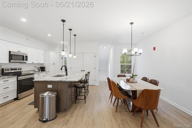 606 Pointe Drive, Walled Lake, MI 48390