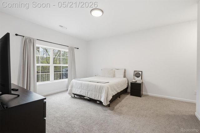 606 Pointe Drive, Walled Lake, MI 48390