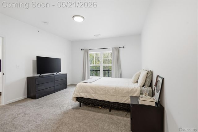 606 Pointe Drive, Walled Lake, MI 48390