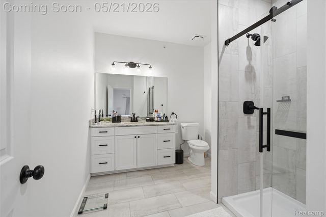 606 Pointe Drive, Walled Lake, MI 48390
