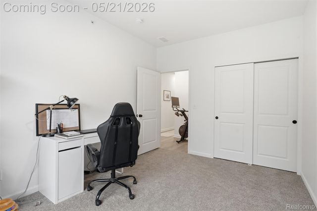 606 Pointe Drive, Walled Lake, MI 48390