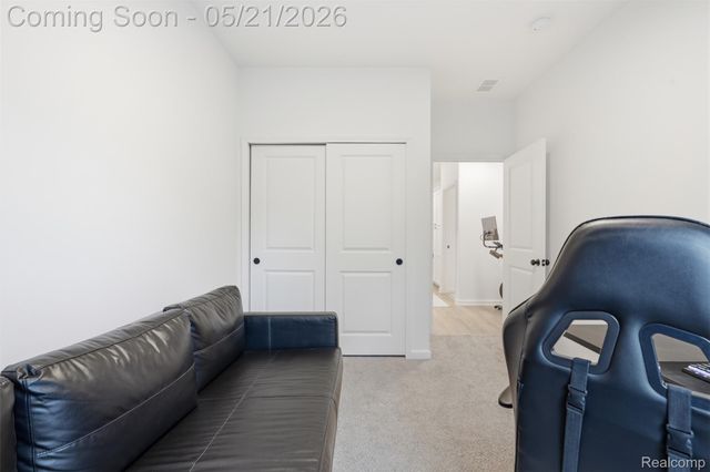 606 Pointe Drive, Walled Lake, MI 48390