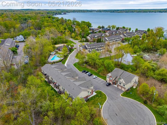 606 Pointe Drive, Walled Lake, MI 48390