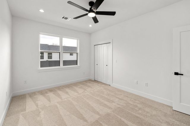 1500 Sylvan Glade 1A, Austin, TX 78745