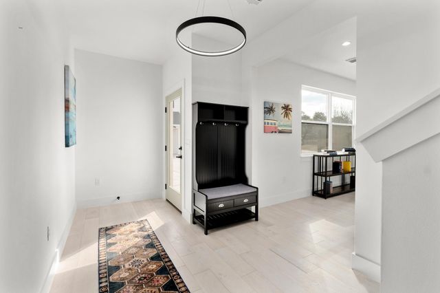 1500 Sylvan Glade 1A, Austin, TX 78745