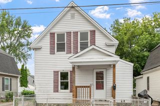 20 Carolyn St, Lowell, MA 01850