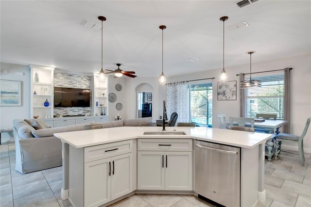 623 LAKE COVE POINTE CIRCLE, Winter Garden, FL 34787