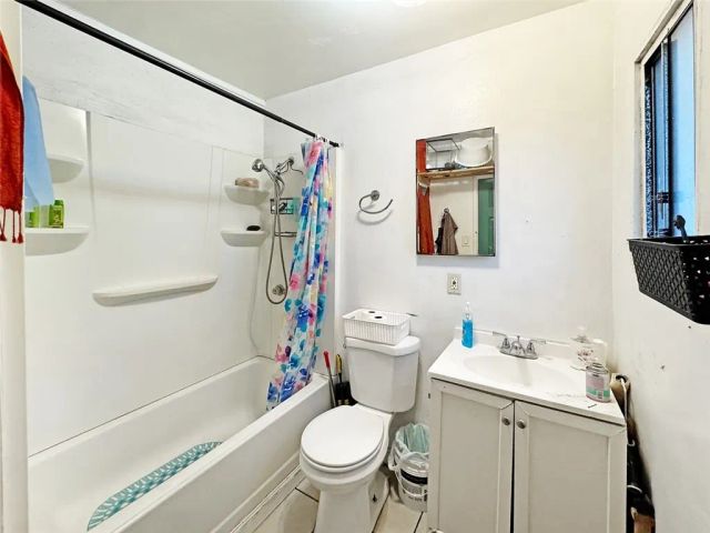 348 W Vernon Avenue, Los Angeles, CA 90037