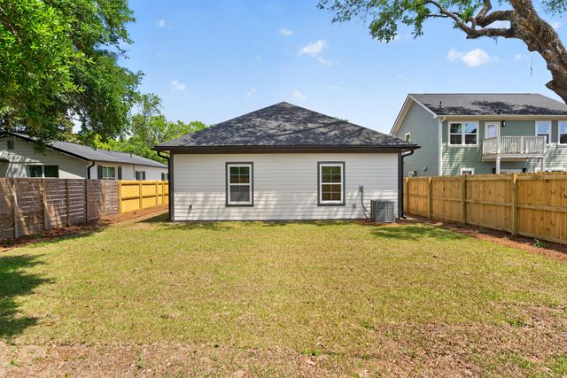 4833 Williams Avenue, North Charleston, SC 29405