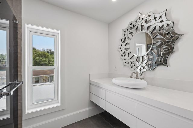 1020 SE 9TH Avenue, Fort Lauderdale, FL 33316