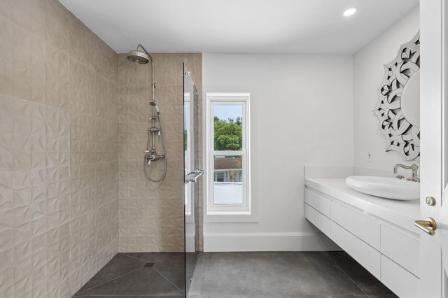 1020 SE 9TH Avenue, Fort Lauderdale, FL 33316