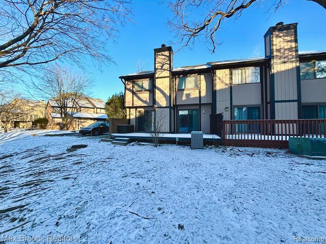 5238 Brett, West Bloomfield, MI 48322