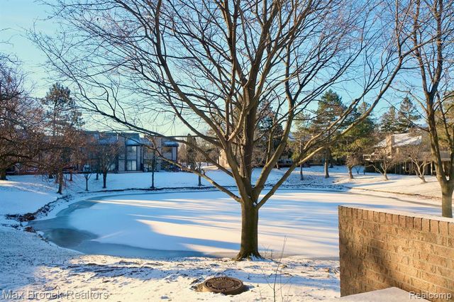 5238 Brett, West Bloomfield, MI 48322