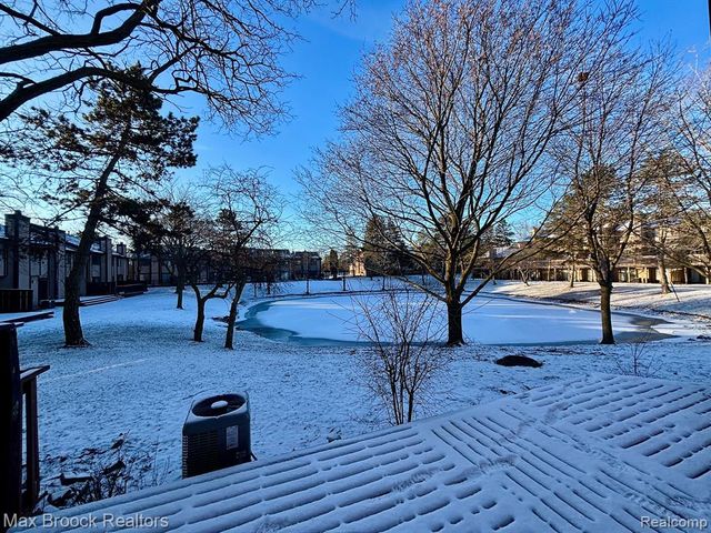 5238 Brett, West Bloomfield, MI 48322