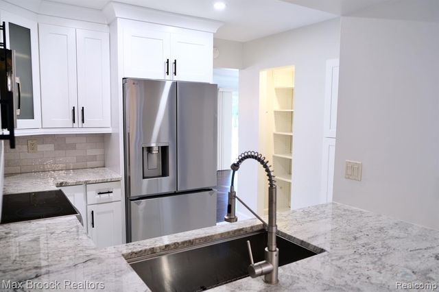 5238 Brett, West Bloomfield, MI 48322