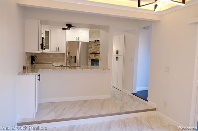 5238 Brett, West Bloomfield, MI 48322