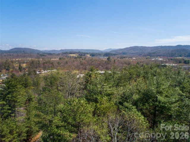000 Camptown Road, Brevard, NC 28712