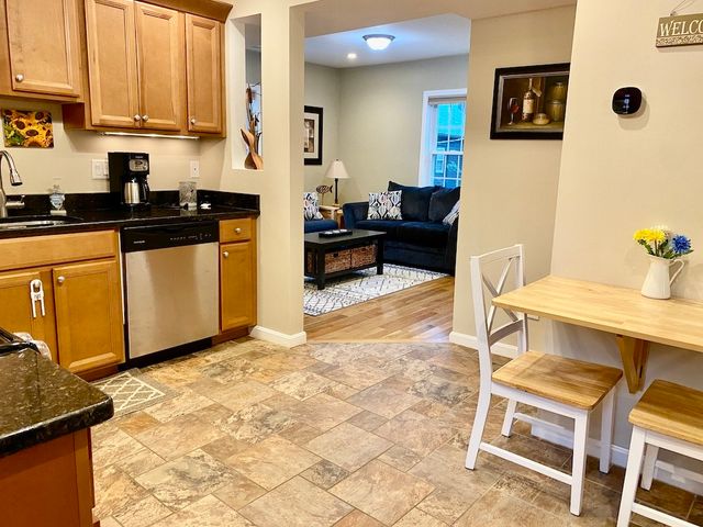 61 Callender Avenue 2, Newport, RI 02840