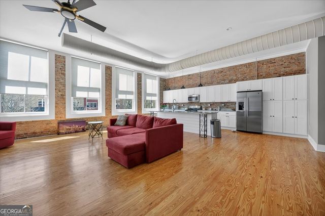 565 Poplar Street, Macon, GA 31210