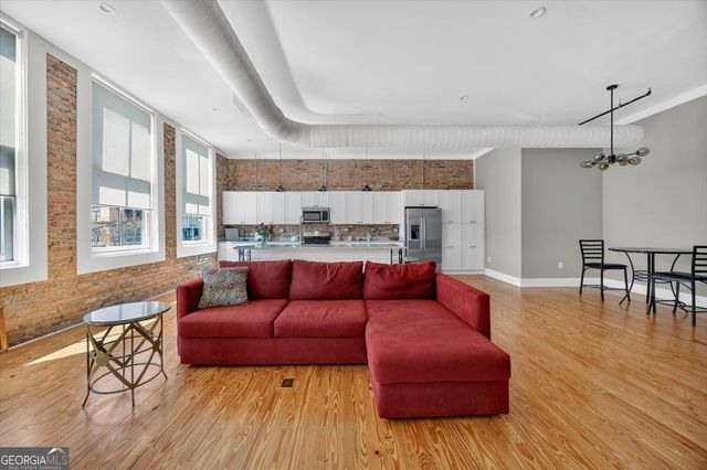 565 Poplar Street, Macon, GA 31210