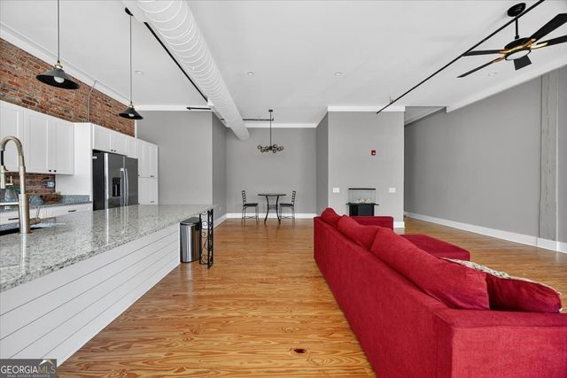 565 Poplar Street, Macon, GA 31210