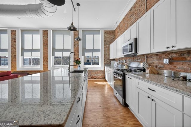 565 Poplar Street, Macon, GA 31210