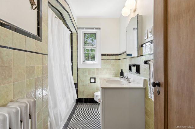 51 Vine Road, Larchmont, NY 10538