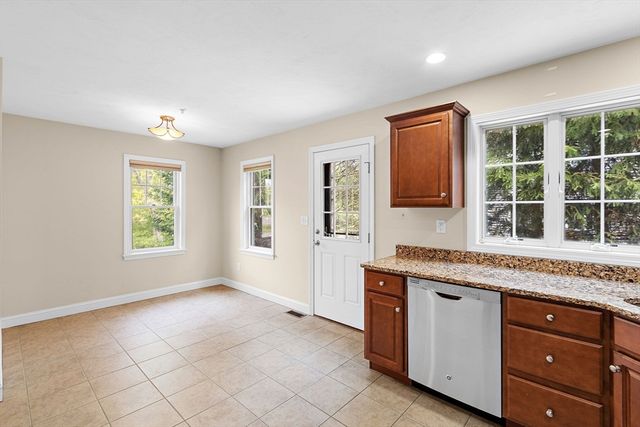 400 Justin Dr 1, Weymouth, MA 02188