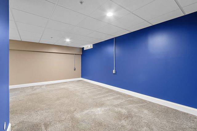 400 Justin Dr 1, Weymouth, MA 02188