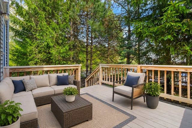 400 Justin Dr 1, Weymouth, MA 02188