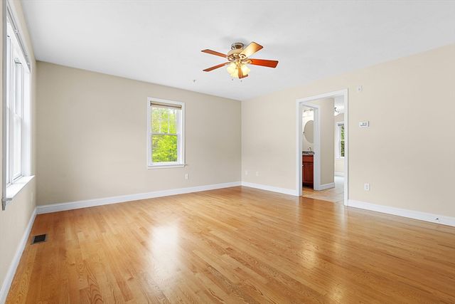 400 Justin Dr 1, Weymouth, MA 02188