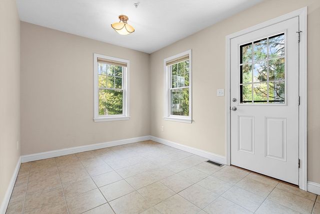 400 Justin Dr 1, Weymouth, MA 02188