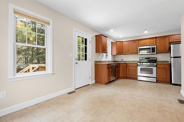 400 Justin Dr 1, Weymouth, MA 02188