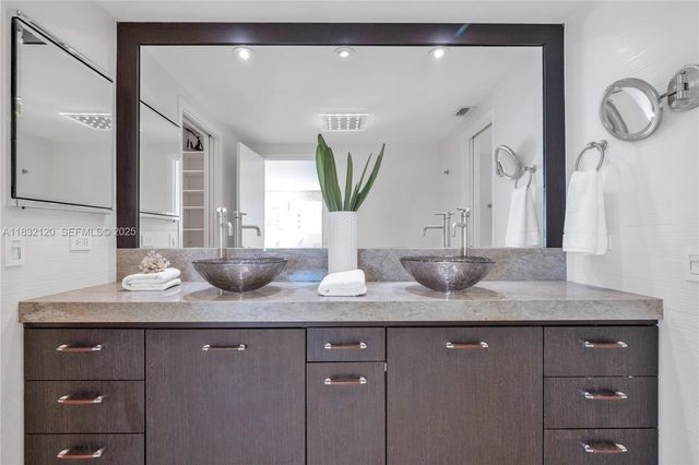 615 Ocean Drive 6A, Key Biscayne, FL 33149