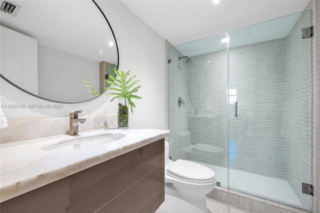 615 Ocean Drive 6A, Key Biscayne, FL 33149