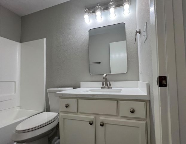 1669 Nichole Woods Drive, Houston, TX 77047