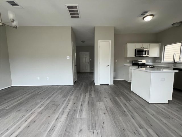 1669 Nichole Woods Drive, Houston, TX 77047