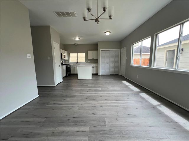 1669 Nichole Woods Drive, Houston, TX 77047