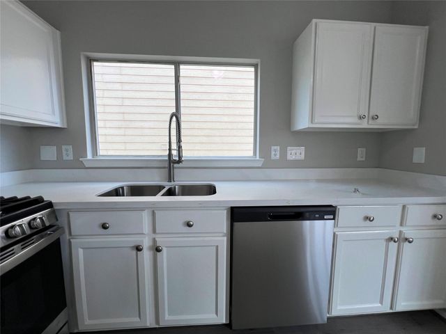 1669 Nichole Woods Drive, Houston, TX 77047
