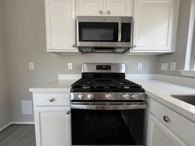 1669 Nichole Woods Drive, Houston, TX 77047