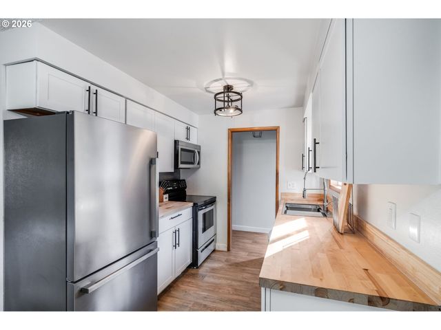 310 Ne 170TH Ave, Portland, OR 97230