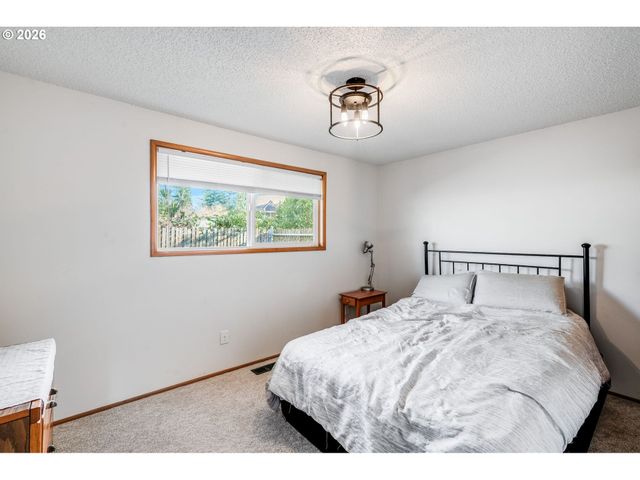 310 Ne 170TH Ave, Portland, OR 97230