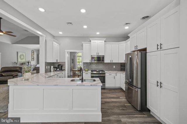 15 SAMS LN, Gettysburg, PA 17325